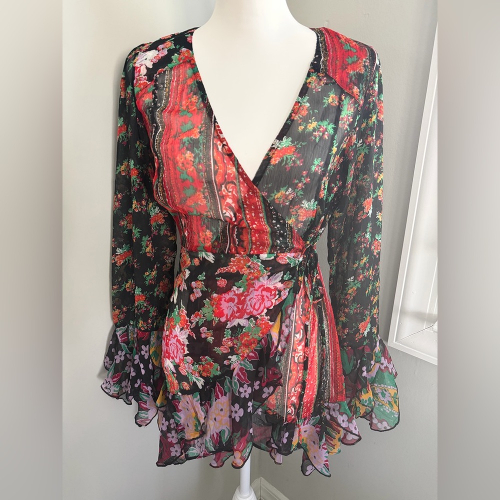 NWT Free People Magic Hour Wrap Top in Black Floral Size M - Picture 4 of 5
